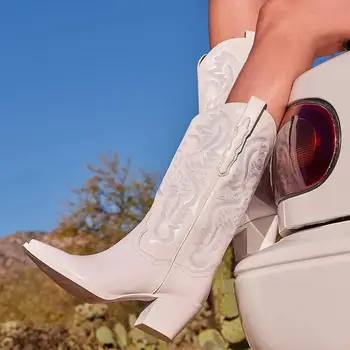 Каубойски дамски ботуши в стил Уестърн с бродерия и с остър пръсти на ток, есенни модни метални обувки до средата на прасците, обувки