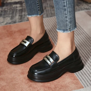 Нова дамски обувки, дамски обувки-лодка без закопчалка, есенна обувки на солидна платформа с кръгла пръсти в британския стил, дамски ежедневни обувки на големия размер на масивна ток