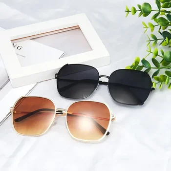 Новите слънчеви очила, модерен дамски слънчеви очила в голяма рамка, популярни в Европа и Съединените Щати очила за самоличност