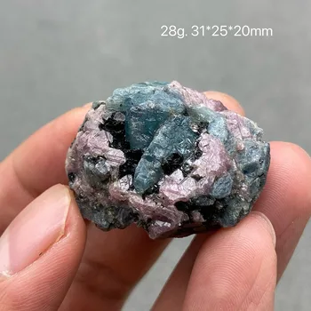 Образци руда от 100% естествен рубин и аквамарин от необработени камъни