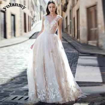 Сватбени рокли YOLANMY Emy с пеперуда, V-образно деколте, аппликацией на гърба, тюлевым дантела, сватба влак De Fiesta По поръчка